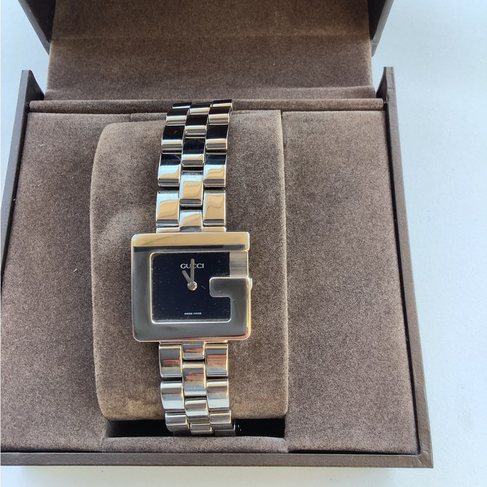Gucci Two-Tone Gold and Silver Stainless Steel Women's Watch - Picture 13 of 14